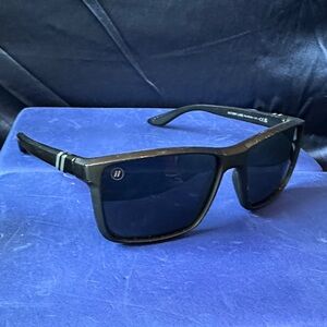Blenders Victory Lane sunglasses